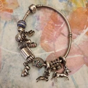 Pandora Bracelet with 10 Charms